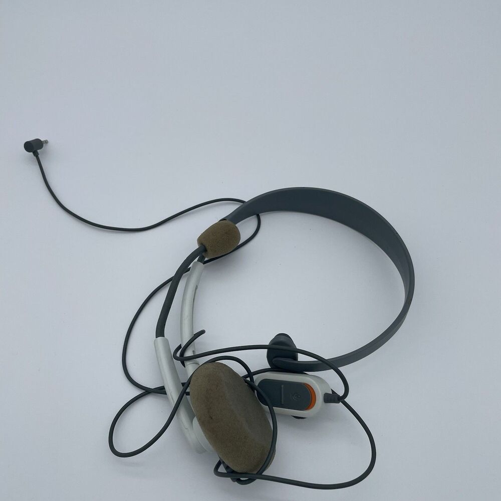 MICROSOFT Xbox 360 Wired Headset w/ In-Line Volume Control and Mute Switch White
